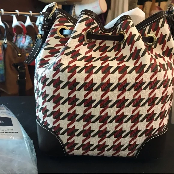 Dooney & Bourke Houndstooth Drawstring Crossbody!! 😍 NWT!! - Picture 2 of 11